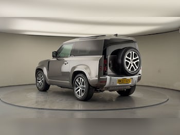 Used Land Rover Defender 2022 for sale - 78300131: Photo