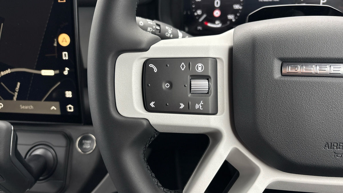 Used Land Rover Defender 110 2026 for sale - 77395058: Photo 13