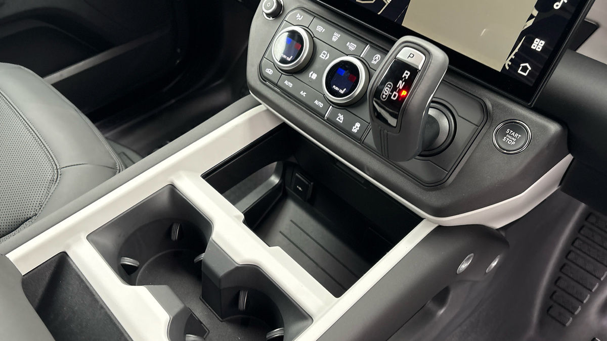 Used Land Rover Defender 110 2026 for sale - 77395058: Photo 18