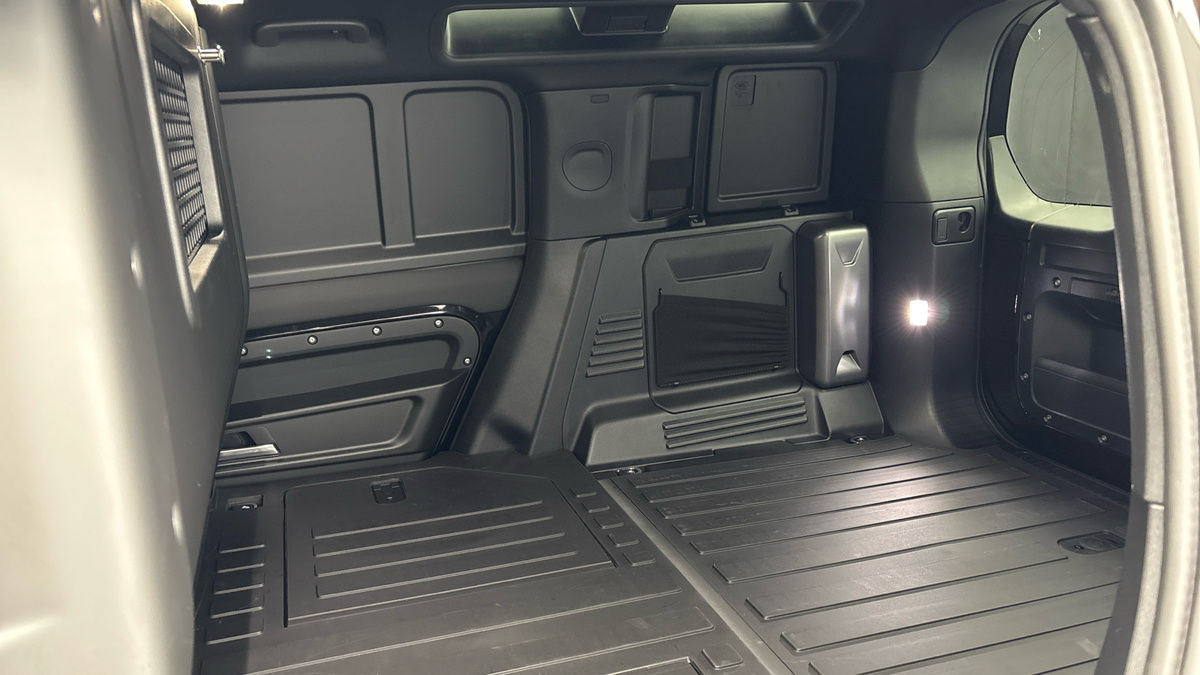 Used Land Rover Defender 110 2026 for sale - 77395058: Photo 26