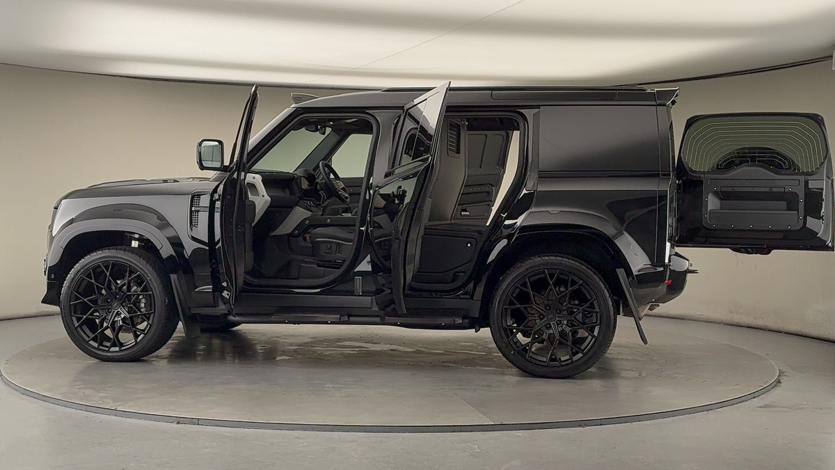 Used Land Rover Defender 110 2026 for sale - 77395058: Photo 49