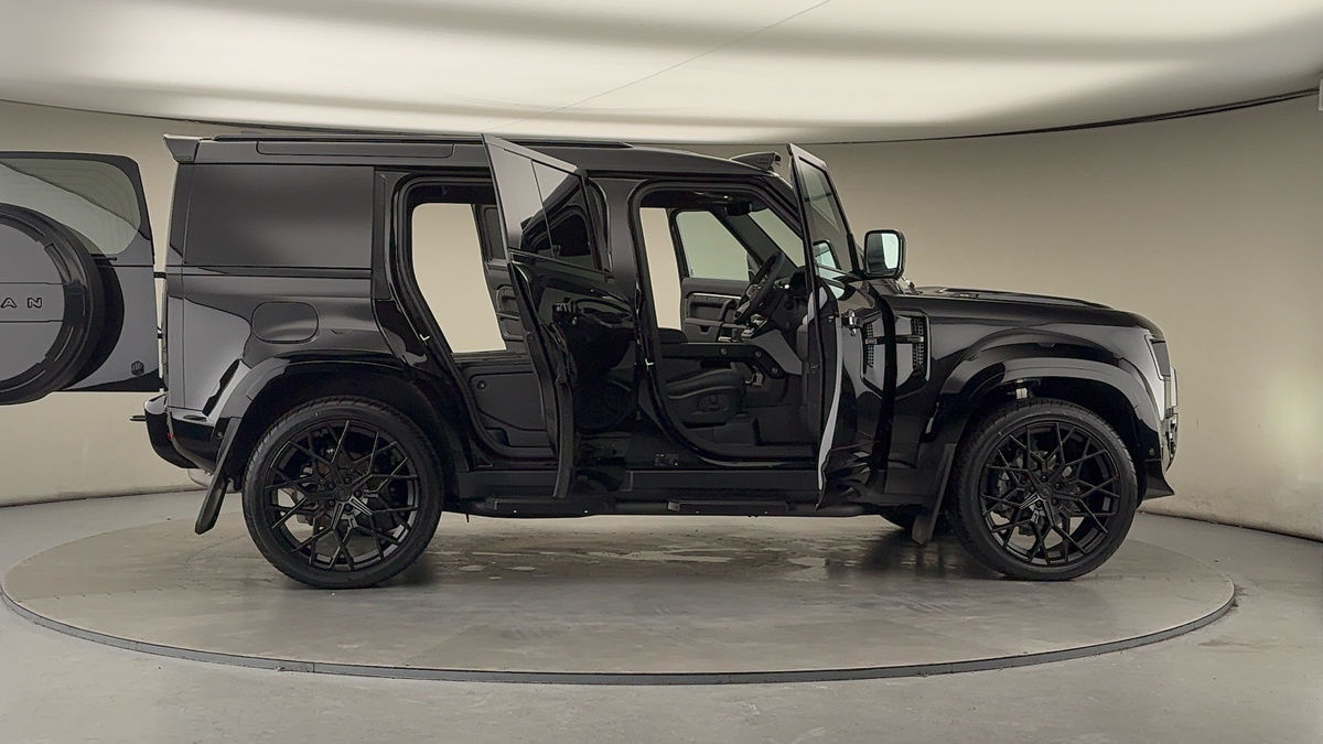 Used Land Rover Defender 110 2026 for sale - 77395058: Photo 59