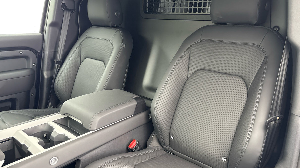 Used Land Rover Defender 110 2026 for sale - 77395058: Photo 7