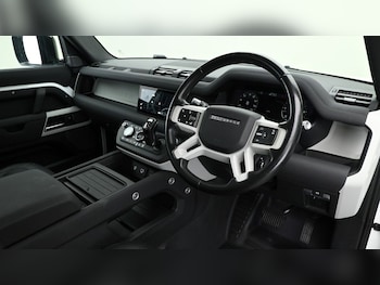 Used Land Rover Defender 110 2021 for sale - 75010562: Photo