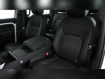 Used Land Rover Defender 110 2021 for sale - 75010562: Photo