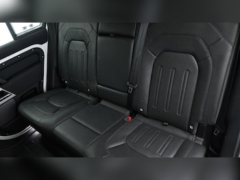 Used Land Rover Defender 110 2021 for sale - 75010562: Photo