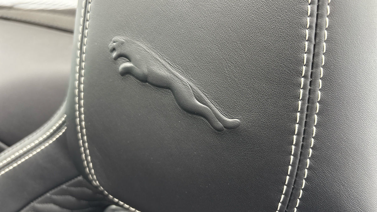 Used Jaguar F-Type 2022 for sale - 76712259: Photo 8