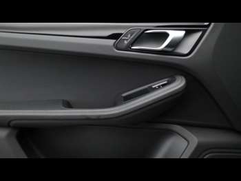 Used Porsche Macan 2021 for sale - 73460050: Photo