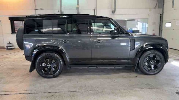 Used Land Rover Defender 110 2025 for sale - 75937805: Photo 100
