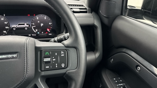 Used Land Rover Defender 110 2025 for sale - 75937805: Photo 14