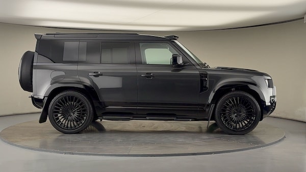 Used Land Rover Defender 110 2025 for sale - 75937805: Photo 16