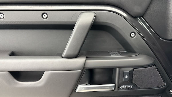 Used Land Rover Defender 110 2025 for sale - 75937805: Photo 19
