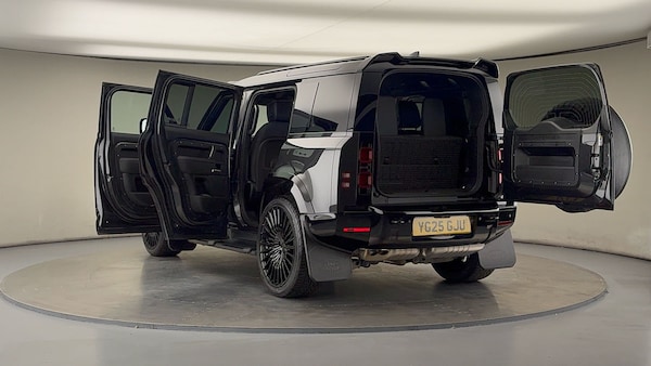 Used Land Rover Defender 110 2025 for sale - 75937805: Photo 23
