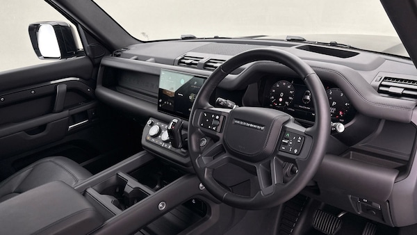 Used Land Rover Defender 110 2025 for sale - 75937805: Photo 5