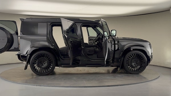 Used Land Rover Defender 110 2025 for sale - 75937805: Photo 61