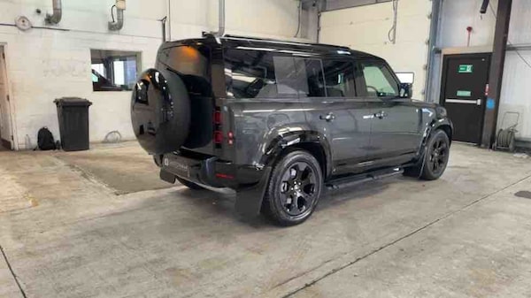 Used Land Rover Defender 110 2025 for sale - 75937805: Photo 66