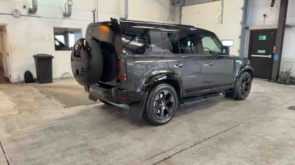 Used Land Rover Defender 110 2025 for sale - 75937805: Photo 67