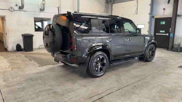Used Land Rover Defender 110 2025 for sale - 75937805: Photo 68