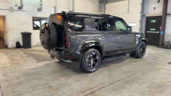 Used Land Rover Defender 110 2025 for sale - 75937805: Photo 69