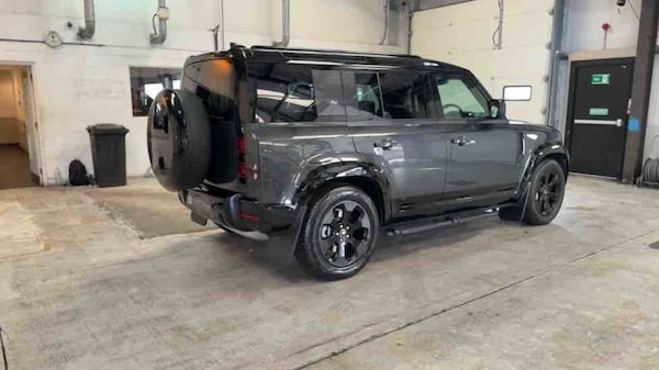 Used Land Rover Defender 110 2025 for sale - 75937805: Photo 71