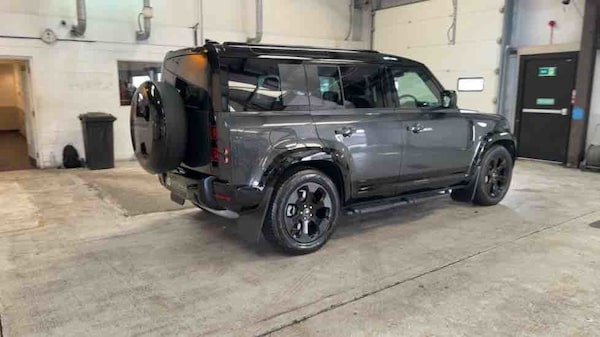 Used Land Rover Defender 110 2025 for sale - 75937805: Photo 72