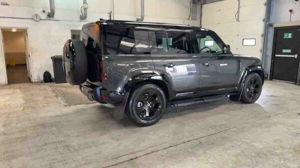 Used Land Rover Defender 110 2025 for sale - 75937805: Photo 74