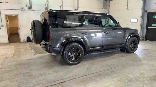 Used Land Rover Defender 110 2025 for sale - 75937805: Photo 76