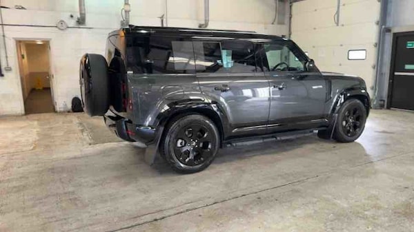 Used Land Rover Defender 110 2025 for sale - 75937805: Photo 77