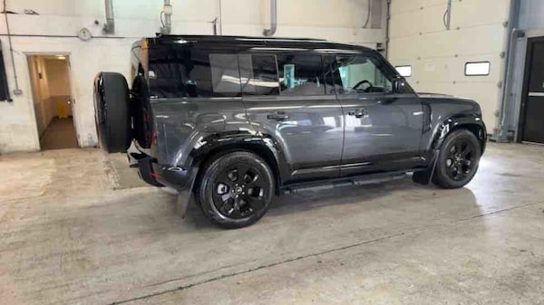 Used Land Rover Defender 110 2025 for sale - 75937805: Photo 80