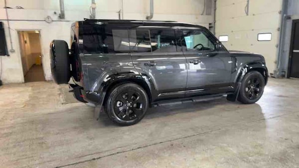 Used Land Rover Defender 110 2025 for sale - 75937805: Photo 81
