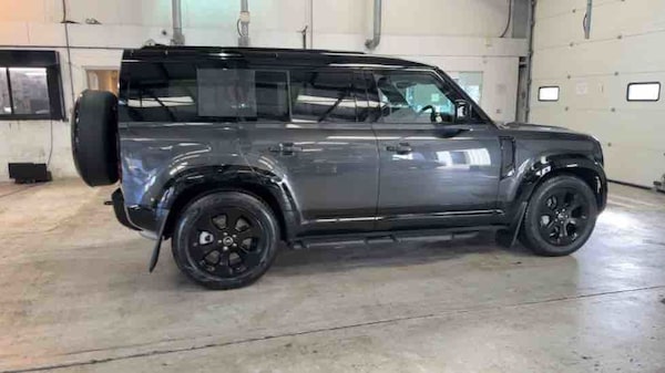 Used Land Rover Defender 110 2025 for sale - 75937805: Photo 89