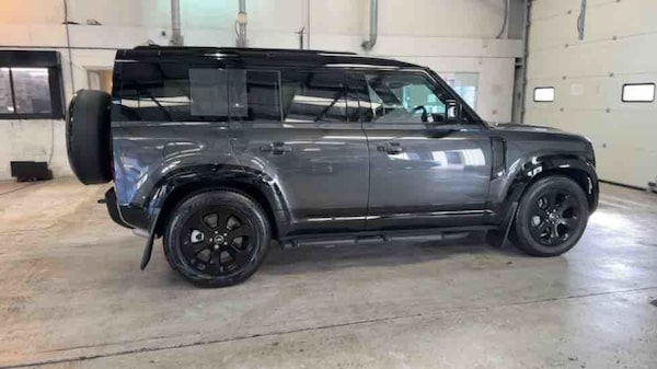 Used Land Rover Defender 110 2025 for sale - 75937805: Photo 90