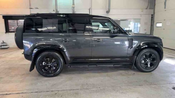 Used Land Rover Defender 110 2025 for sale - 75937805: Photo 97
