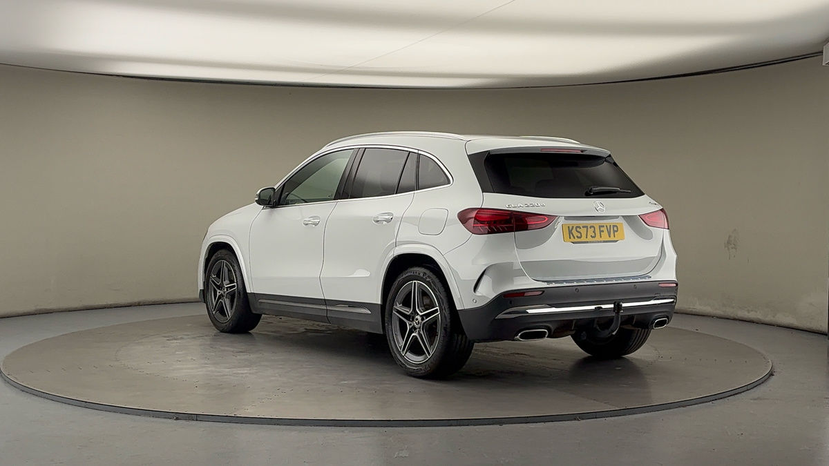 Used Mercedes-Benz GLA 2023 for sale - 76974096: Photo 2