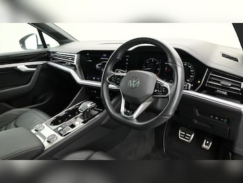 Used Volkswagen Touareg 2023 for sale - 75631730: Photo