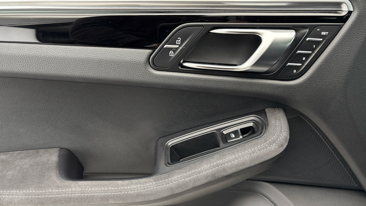 Used Porsche Macan 2020 for sale - 76836774: Photo 19