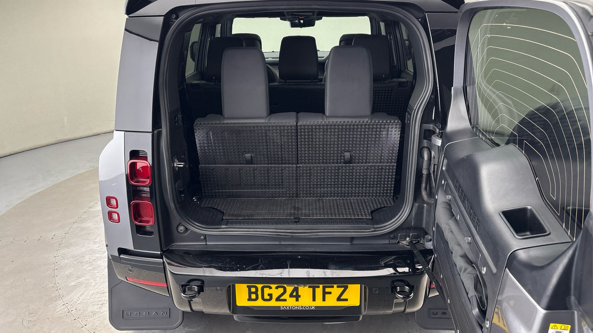 Used Land Rover Defender 110 2024 for sale - 76559622: Photo 11