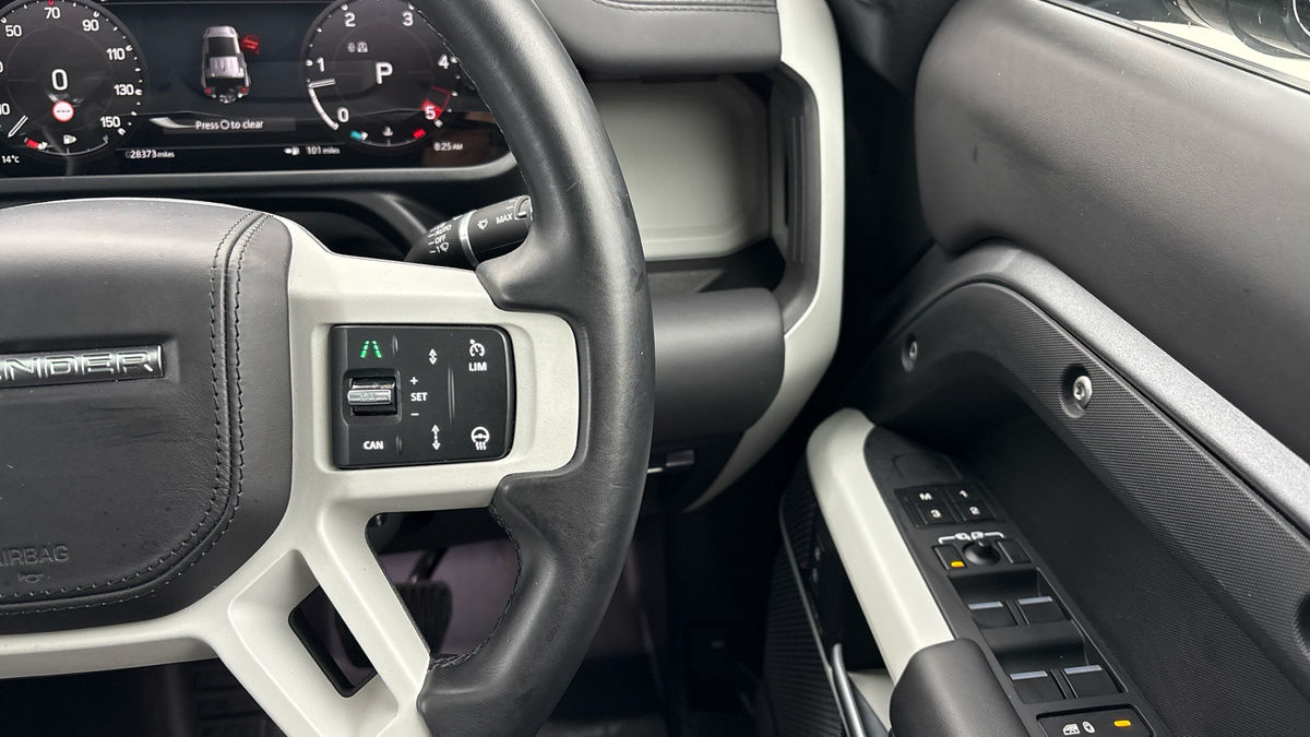 Used Land Rover Defender 110 2024 for sale - 76559622: Photo 14