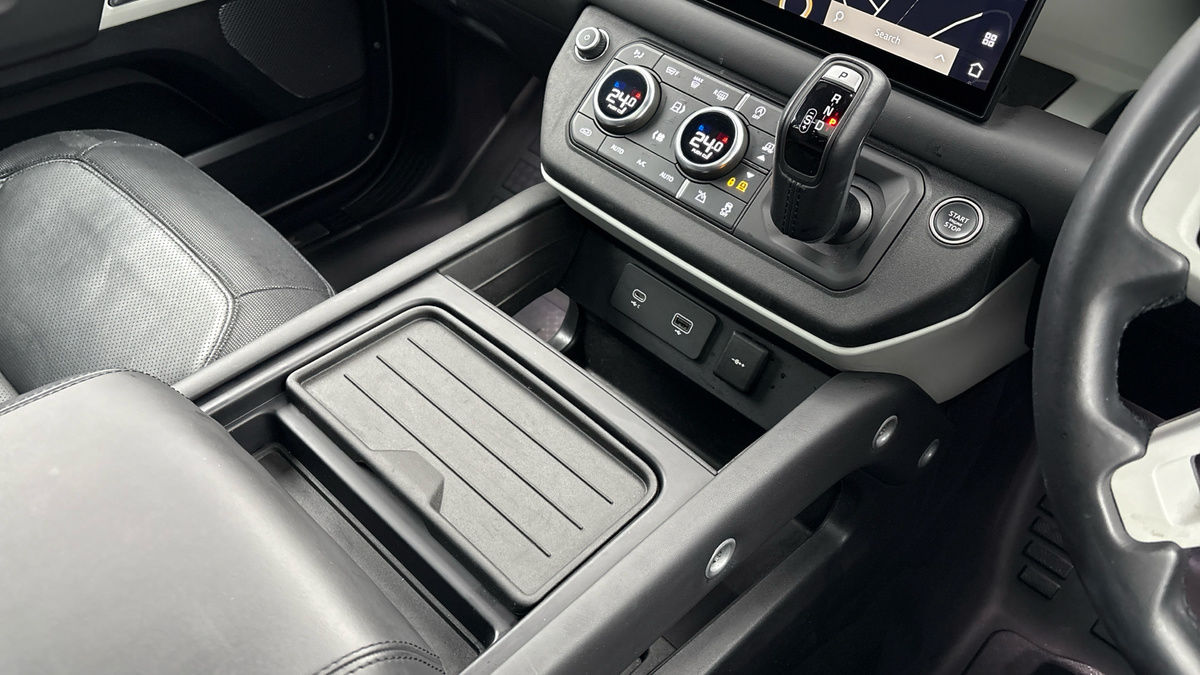 Used Land Rover Defender 110 2024 for sale - 76559622: Photo 18