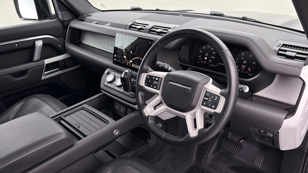 Used Land Rover Defender 110 2024 for sale - 76559622: Photo 5