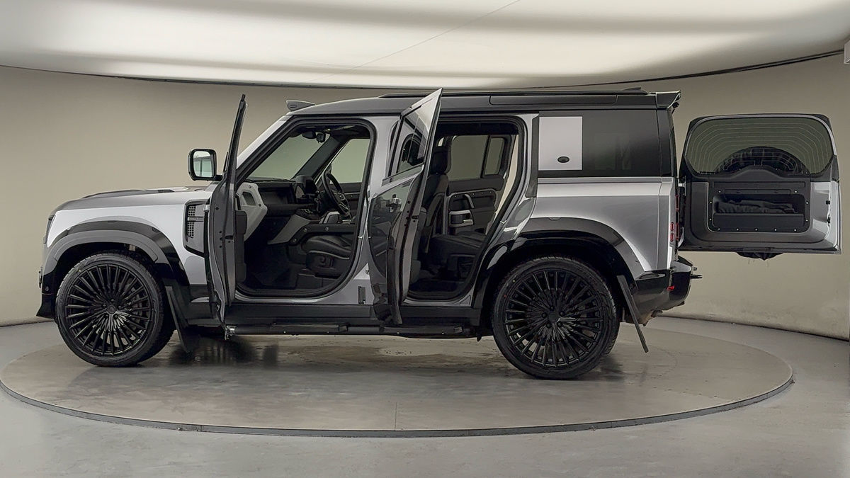 Used Land Rover Defender 110 2024 for sale - 76559622: Photo 52