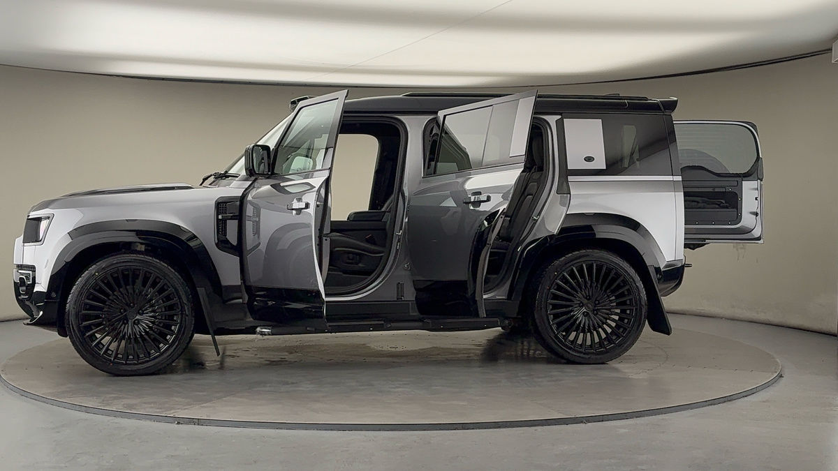 Used Land Rover Defender 110 2024 for sale - 76559622: Photo 53