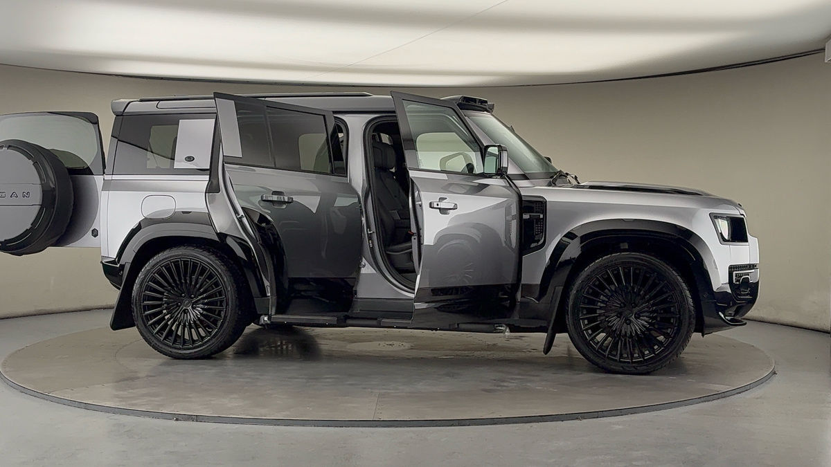 Used Land Rover Defender 110 2024 for sale - 76559622: Photo 61