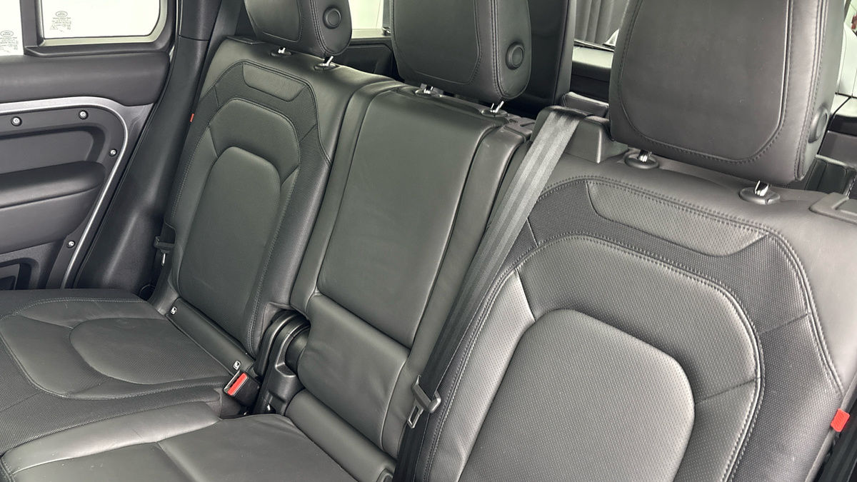 Used Land Rover Defender 110 2024 for sale - 76559622: Photo 8