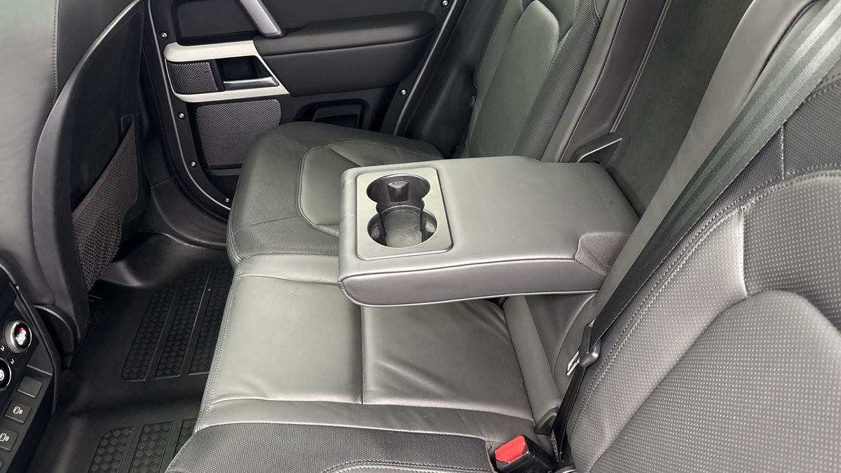 Used Land Rover Defender 110 2024 for sale - 76559622: Photo 9