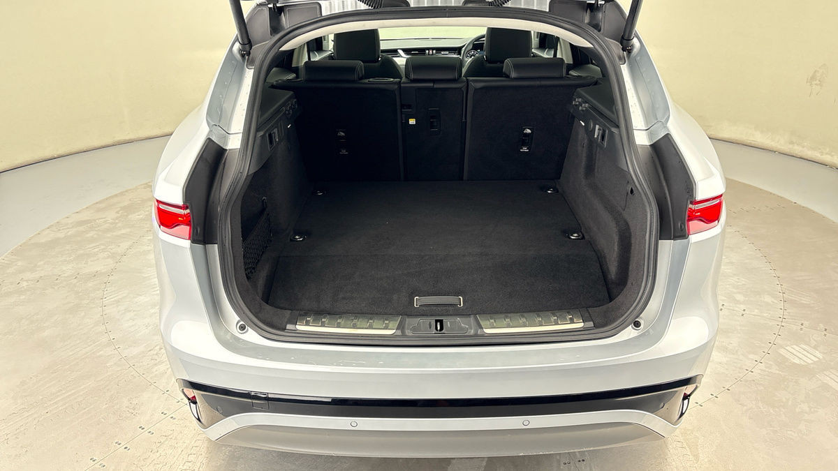 Used Jaguar F-Pace 2023 for sale - 76884652: Photo 11