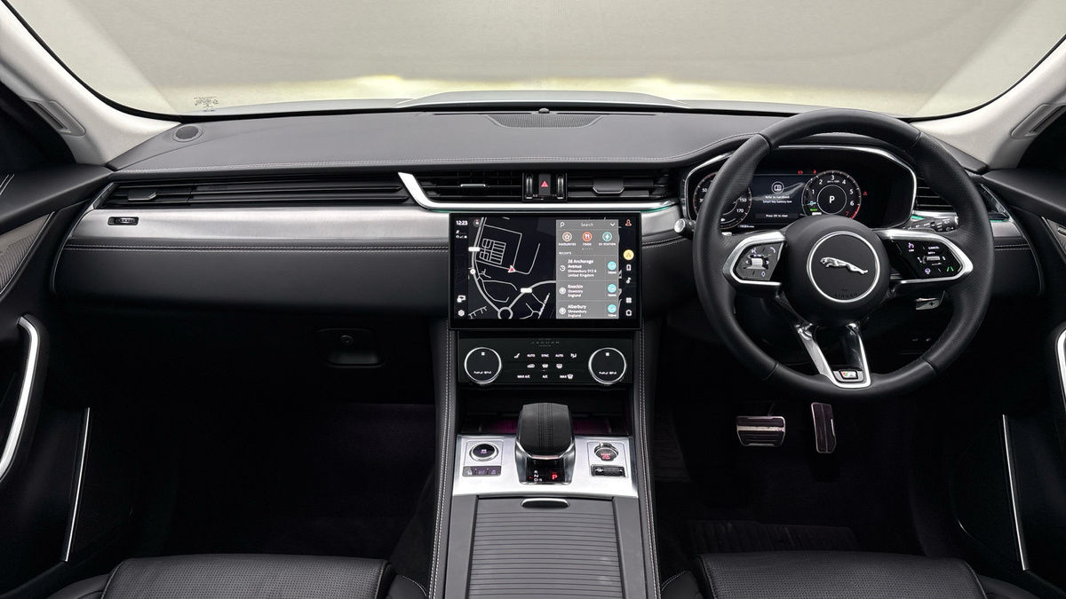 Used Jaguar F-Pace 2023 for sale - 76884652: Photo 12