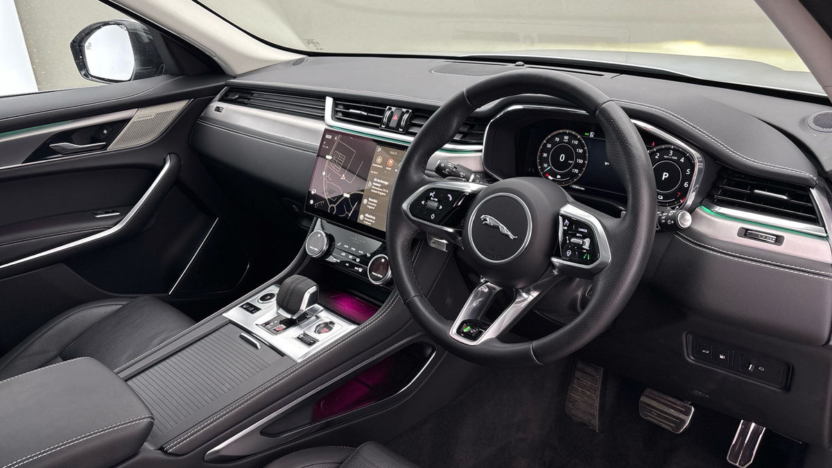 Used Jaguar F-Pace 2023 for sale - 76884652: Photo 5