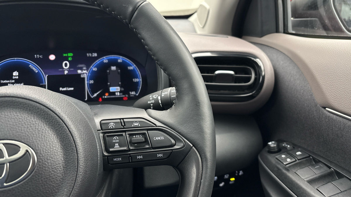 Used Toyota Yaris Cross 2024 for sale - 77277071: Photo 14