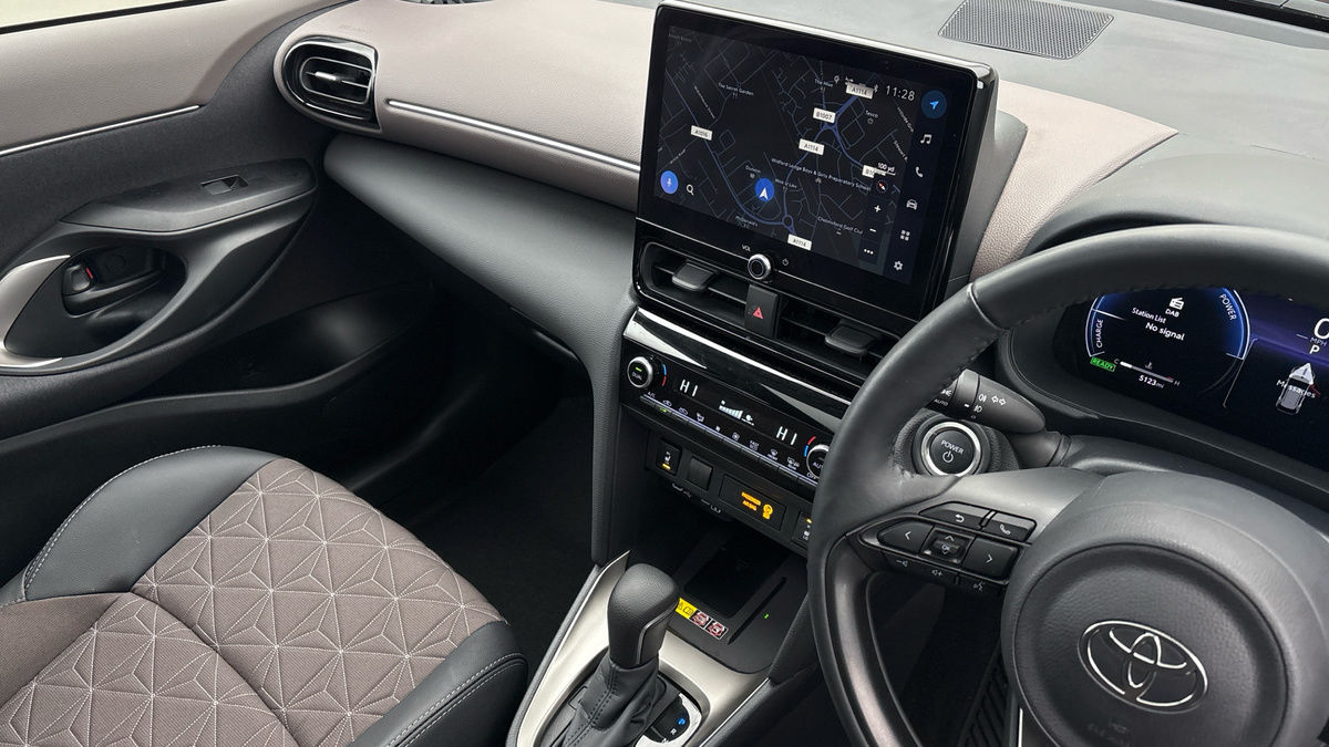 Used Toyota Yaris Cross 2024 for sale - 77277071: Photo 18